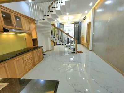 Bán nhà mặt tiền đường 1