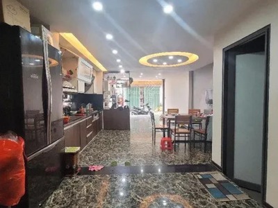 Thạch bàn ngõ thông, ô tô 7 chỗ vào nhà, sổ nở hậu, gần đường chính 4