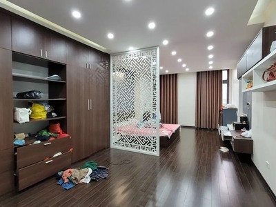 Thạch bàn ngõ thông, ô tô 7 chỗ vào nhà, sổ nở hậu, gần đường chính 1