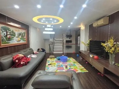 Thạch bàn ngõ thông, ô tô 7 chỗ vào nhà, sổ nở hậu, gần đường chính 3