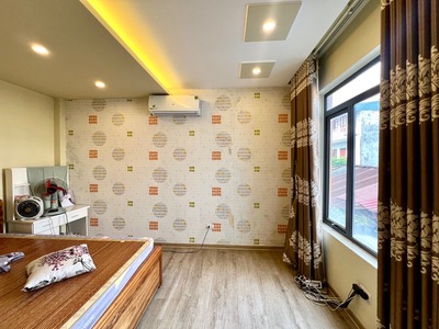 Bán nhà phố hoa lâm- long biên, ngõ to , nông thoáng . dt 39m2, 4 tầng , giá 4.95 tỷ 2