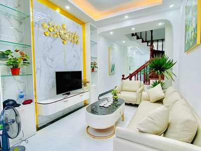 Bán nhà lạc trung- 4 tầng- nội thất xịn xò- ngõ thông rộng- 10m ra ô tô 40m - 5.5 tỷ 2