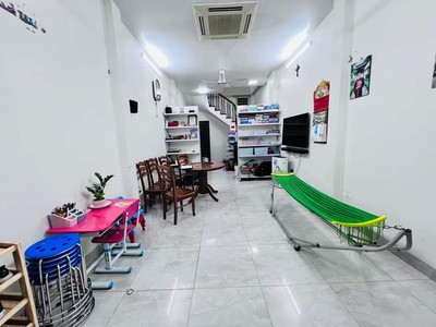 Bán nhà phân lô phố trần quốc hoàn diện tích 36/41t2m chủ xây 6 tầng mặt tiền 3.6m giá chào bán 1