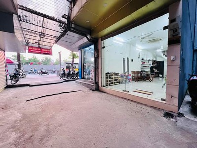 Bán nhà phân lô phố trần quốc hoàn diện tích 36/41t2m chủ xây 6 tầng mặt tiền 3.6m giá chào bán 0