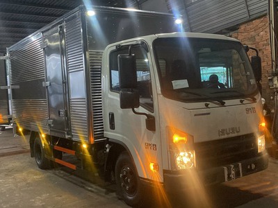Bán Xe Qmr77he4a Thùng Kín - Giá 570 Triệu . 0