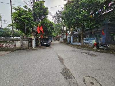 Hot  giá bán gấp đất giang biên, ngõ ô tô matis, dt 62m2, mt 3.5m, giá hơn 2 tỷ. 1