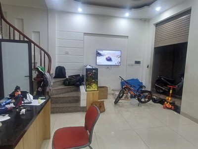 Nhà đẹp dân xây bằng liệt ô tô đỗ cổng ngõ thông tứ tung 33m x 5 tầng chỉ 4,45 tỷ 1