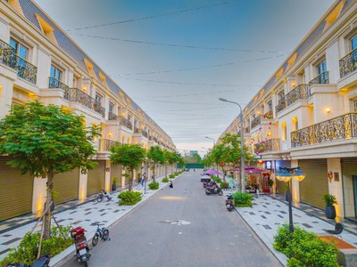 Cắt lổ   bán ngay nhà biệt thự 3,5 lầu, ngay trung tâm hải châu, 120m2 đất 2