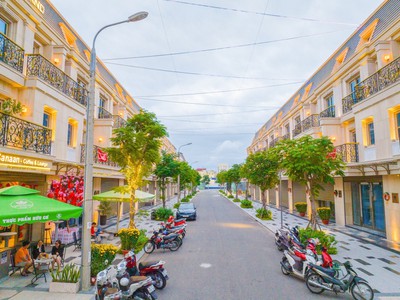 Cắt lổ   bán ngay nhà biệt thự 3,5 lầu, ngay trung tâm hải châu, 120m2 đất 4