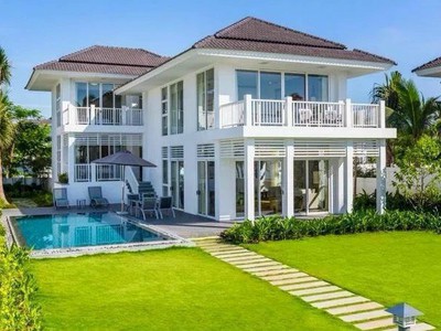Định cư mỹ   nên Bán gấp biệt thự biển siêu vip Premier 300m2, ngay trung tâm, full nội thất 1