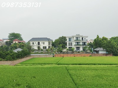 Chỉ 2,x tỷ xuất hiện ngay 280m trước mặt 8,5m - đường thông xe con 2