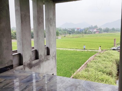 Chỉ 2,x tỷ xuất hiện ngay 280m trước mặt 8,5m - đường thông xe con 3