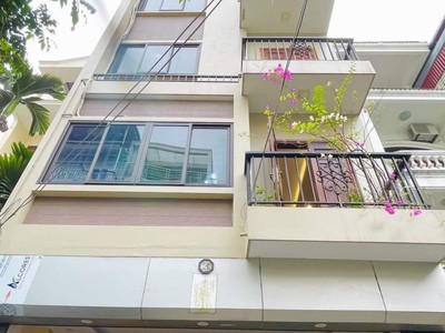 Nhà đẹp 5tầng, dt40m2 , mt5m- giá 7 tỷ - gần học viện tài chính - bắc từ liêm - đường ô tô 0
