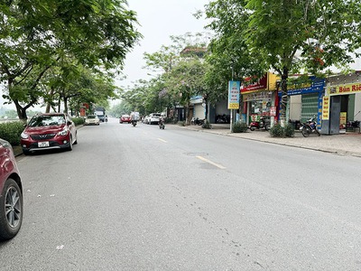 Đất đấu giá mặt chính đường Phúc Lợi - DT: 92,6m2, mặt tiền rộng 5m - Vị trí siêu đẹp 0