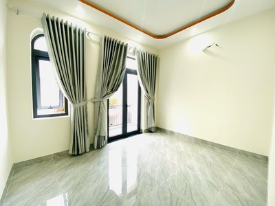 Nhà kiệt Tôn Đức Thắng 3 tầng kiên cố mới cứng full nội thất 4