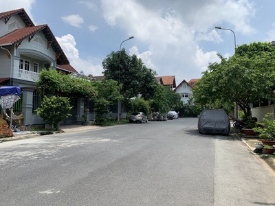 Bán nhà biệt thự sân vườn  mặt tiền: -mt: đường số 11,p. thảo điền , quận 2 0