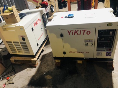 Máy phát điện công nghiệp 9-10kw chạy dầu chống ồn YIKITO DHY10500. 1