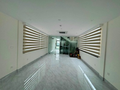 Cho thuê toà văn phòng Mai Dịch Cầu Giấy 65m x 7T có hầm, thang máy, vỉa hè, ô tô 1
