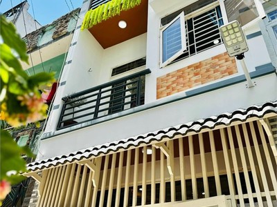 Nhà 4x10m, 2 tầng, vị trí đắc địa kd buôn bán sầm uất phường 9, g.vấp 1