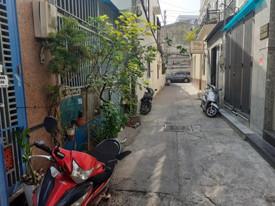 Cho thuê nhà giá rẻ hẻm xe hơi trung tâm phường 8, quận gò vấp 1