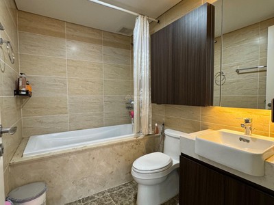 Bán chung cư tòa c1 sẵn sổ hồng 98m2 full nội thất mới cao cấp view hồ 7.4 tỷ 3