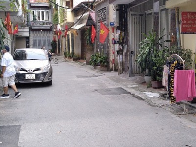 Bán nhà 5 tầng ô tô vào nhà , dt45m, ngay gần quốc lộ 1a, trung tâm thanh trì, giá 4.x tỷ 0