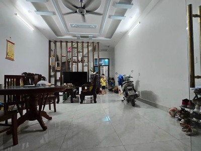 Bán nhà ngõ đường Nguyễn Lương Bằng, TP HD, 94.2m2, mt 5.39m, 3 ngủ, ngõ oto thông 1