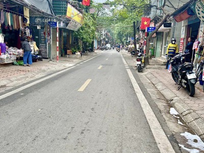 Bán GẤP căn góc 36M2 Phố 8/3 - Nhà đẹp - FULL nội thất ở ngay Ngõ thông, rộng. GIÁ ĐẸP 6 Tỷ 1