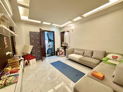 Bán GẤP căn góc 36M2 Phố 8/3 - Nhà đẹp - FULL nội thất ở ngay Ngõ thông, rộng. GIÁ ĐẸP 6 Tỷ 2