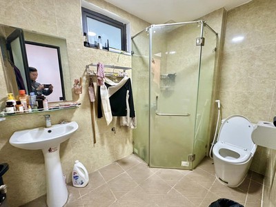 Bán GẤP căn góc 36M2 Phố 8/3 - Nhà đẹp - FULL nội thất ở ngay Ngõ thông, rộng. GIÁ ĐẸP 6 Tỷ 5