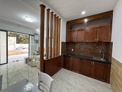 Bán nhà phố mới xây chỉ 645 triệu gần chợ gò đen 2