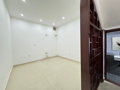 Nhà đẹp hoàng quốc việt - phân lô - vỉa hè   ô tô tránh   kinh doanh - 2 thoáng trước sau 2