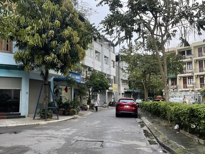 Bán nhà liền kề kđt nam la khê, 50m2, 4 tầng, vỉa hè rộng, kinh doanh, 9tỷx 2