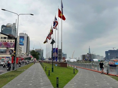 Ốp inox cửa thang máy - ốp cột inox 304 - Lan can inox 304 11