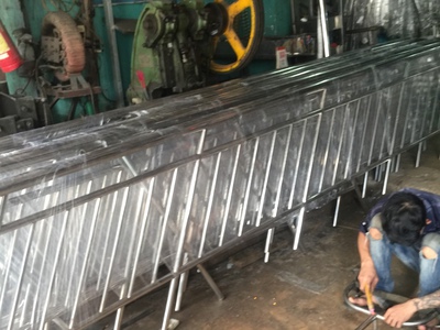 Ốp inox cửa thang máy - ốp cột inox 304 - Lan can inox 304 2