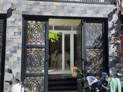 Cho thuê nhà Quận 1 - có hầm và thang máy - chính chủ 1