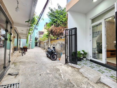 Nhà 2 tầng mới đẹp K3.5m cách đường 20m thông Thái Thị Bôi 0