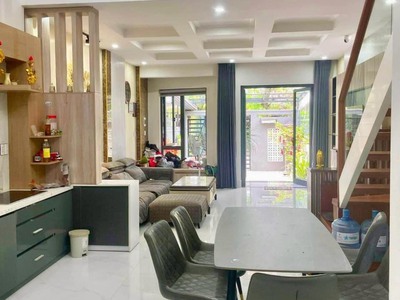 Cho thuê nhà 2 tầng nguyên căn mặt tiền nguyễn phúc lan. - kim long - tp huế. giá thuê 6,5triệu 0