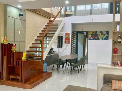 Cho thuê nhà 2 tầng nguyên căn mặt tiền nguyễn phúc lan. - kim long - tp huế. giá thuê 6,5triệu 1