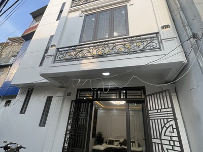 Bán nhà xây mới mặt ngõ chợ hàng, diện tích 39m 4 tầng giá 2.8 tỉ ngõ cực nông 0