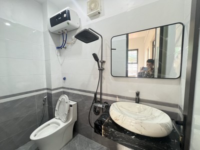 Bán nhà xây mới mặt ngõ chợ hàng, diện tích 39m 4 tầng giá 2.8 tỉ ngõ cực nông 3