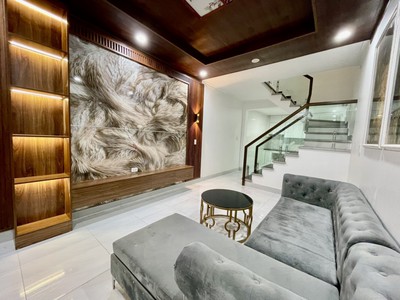 Bán nhà mặt ngõ vũ chí thắng, diện tích 45m 2 tầng giá 2.18 tỉ kinh doanh tốt 0