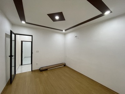 Bán nhà mặt ngõ vũ chí thắng, diện tích 45m 2 tầng giá 2.18 tỉ kinh doanh tốt 1