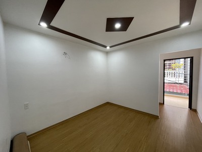 Bán nhà mặt ngõ vũ chí thắng, diện tích 45m 2 tầng giá 2.18 tỉ kinh doanh tốt 2