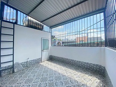 Trống 1 phòng trong nhà nguyên căn cần cho thuê,free đến hết tháng 2