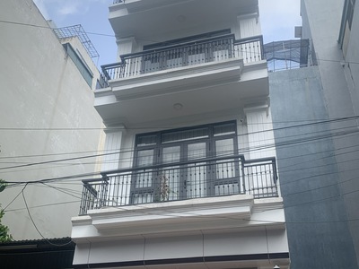Lk ngô thì nhậm, ô tô tránh, kd, dt 50mx4t, mt 4m, giá thỏa thuận 1