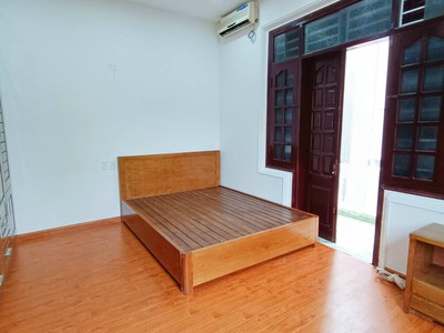 Lk ngô thì nhậm, ô tô tránh, kd, dt 50mx4t, mt 4m, giá thỏa thuận 4