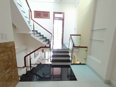 Mặt tiền tiên sơn đường 5.5m gần chợ đầu mối, 3 mê kiên cố, 5.x tỷ 2