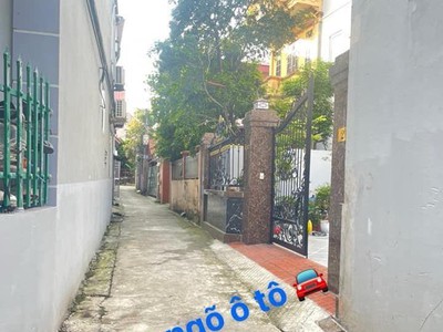 Chỉ 2,x tỷ có gần 52m2 vĩnh ngọc chân cầu nhật tân-mt 4,5m - ô tô trong khu đất- 15m ra trục 1
