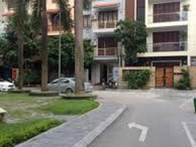 Bán biệt thự, liền kề 173 xuân thủy. dt 132m2, thang máy hoàn thiện đẹp, giá 31.8 tỷ 0